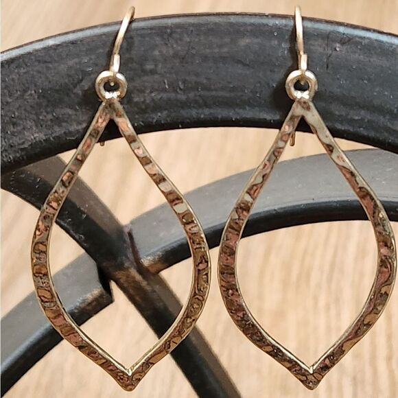 🩵Premier "Gold Essence" Gold Plated Dangling Earrings - Picture 8 of 9